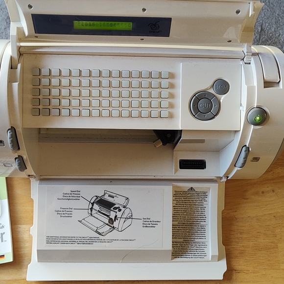 Cricut Provo Craft cutter CRV001 bundle - Picture 4 of 9